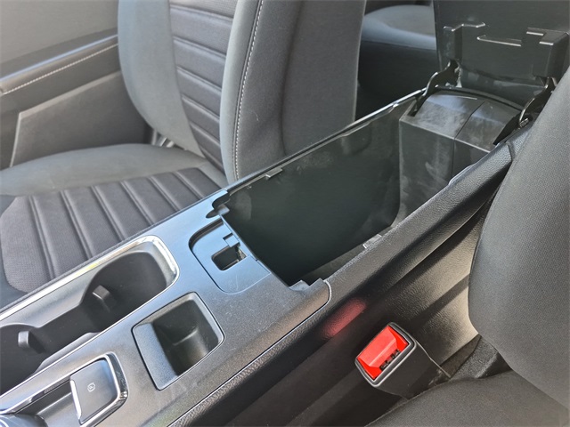 2020 Ford Fusion SE photo 22