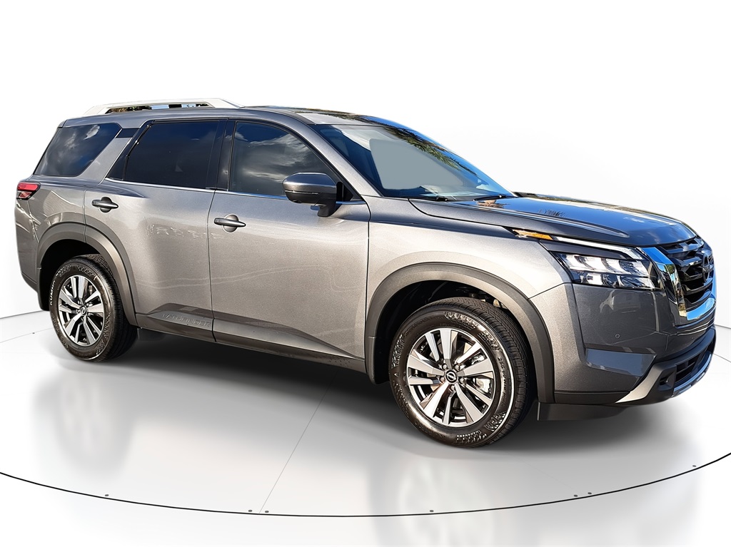 2025 Nissan Pathfinder SL photo 2