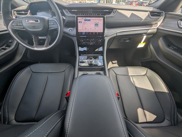 2025 Jeep Grand Cherokee Limited photo 31