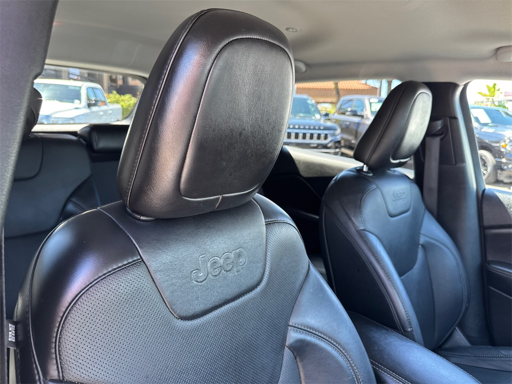 2020 Jeep Cherokee Limited photo 14