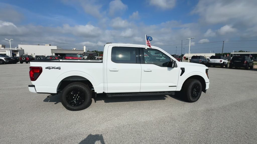 2025 Ford F-150 XLT photo 9