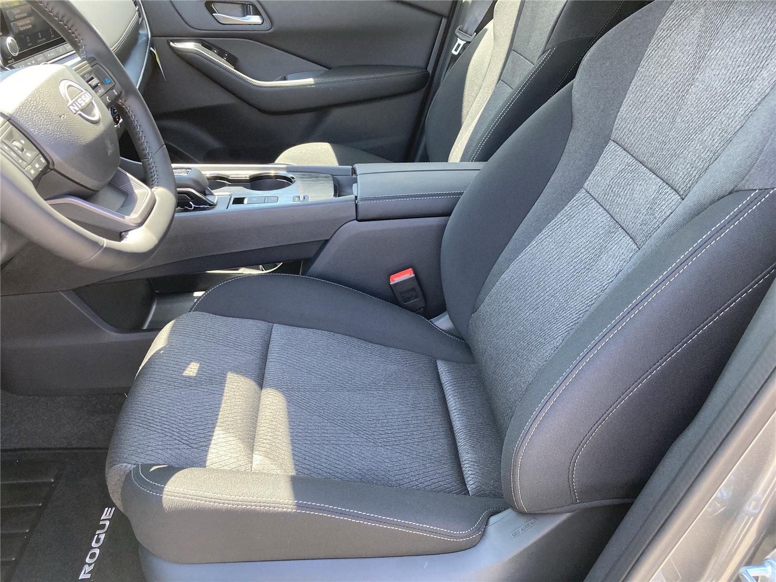 2026 Nissan Rogue SV photo 25