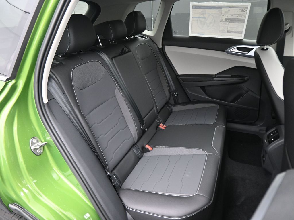 2025 Volkswagen Taos SE photo 41