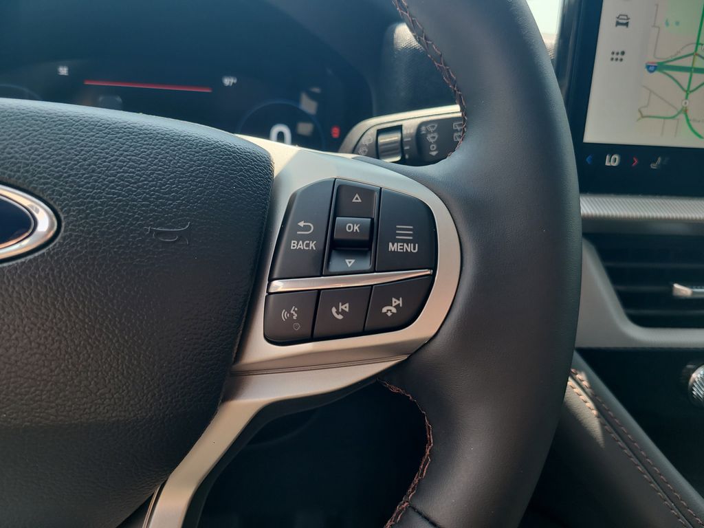 2025 Ford Explorer photo 14