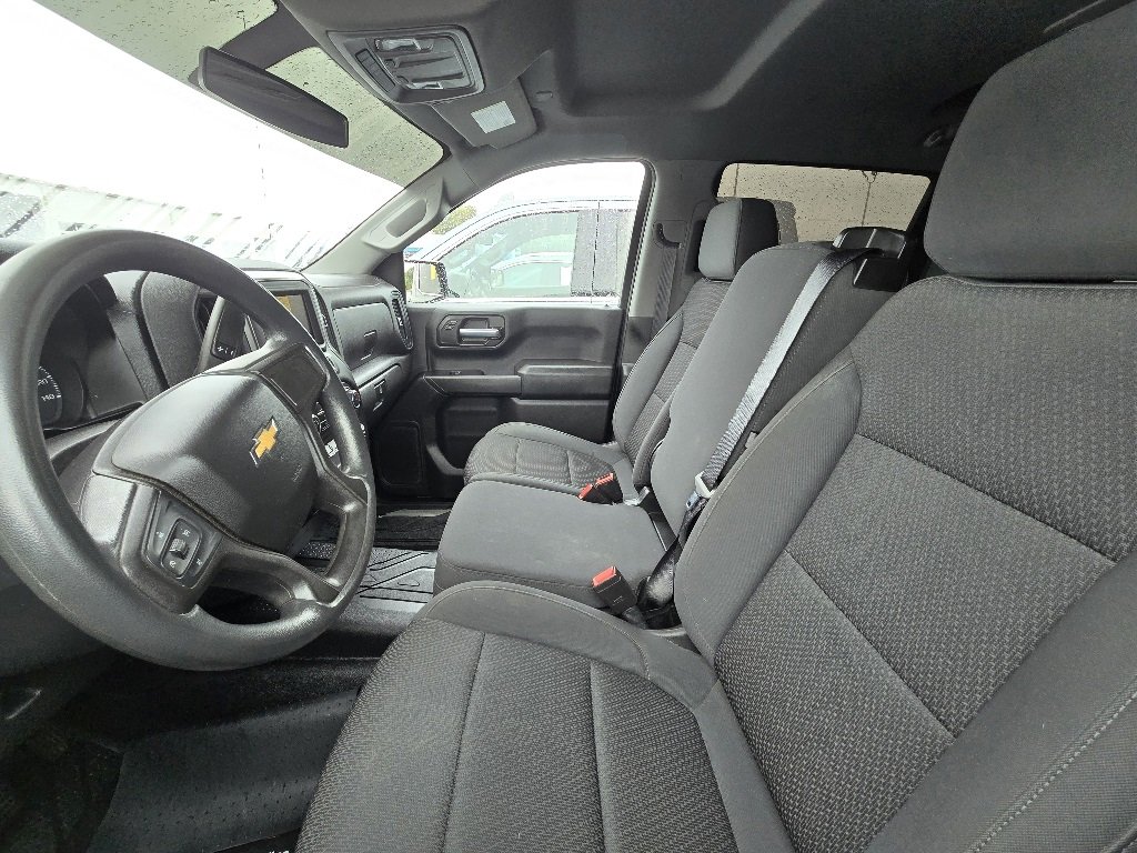 2021 Chevrolet Silverado 1500 Custom photo 3