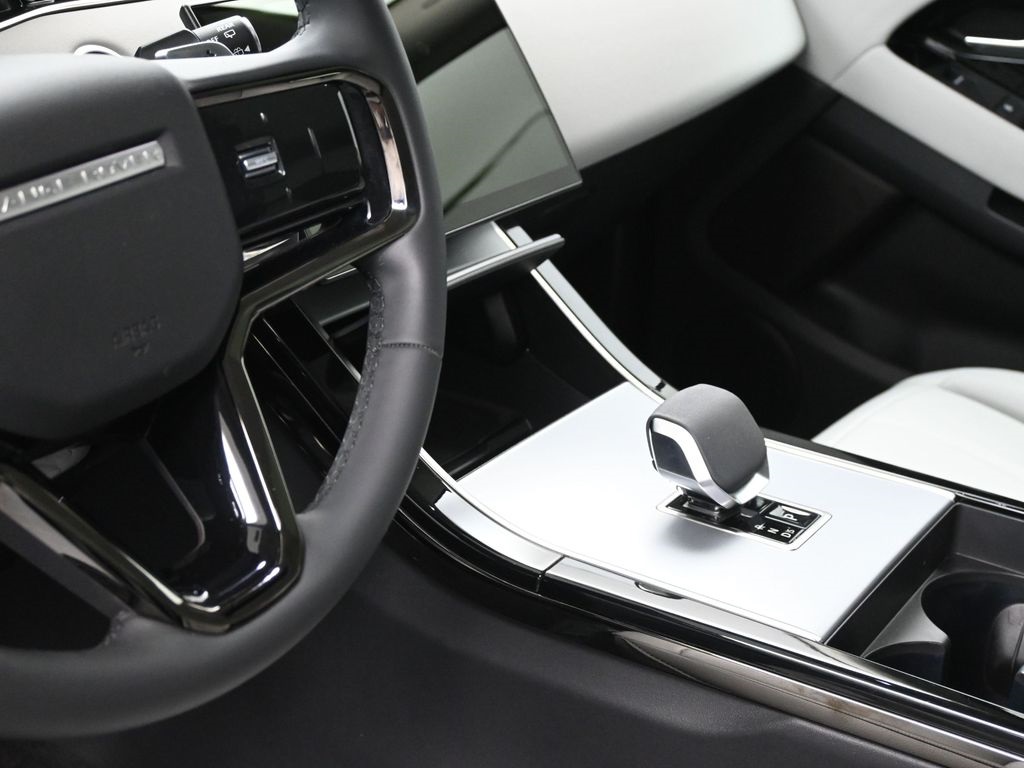 2024 Land Rover Range Rover Evoque S photo 15