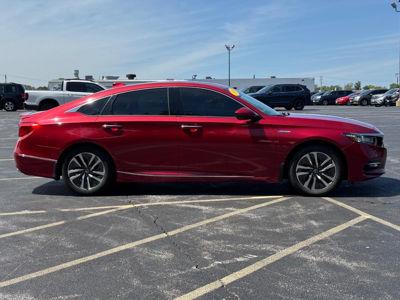 2020 Honda Accord Hybrid Touring photo 2