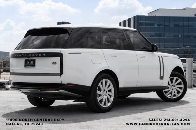 2023 Land Rover Range Rover SE photo 6