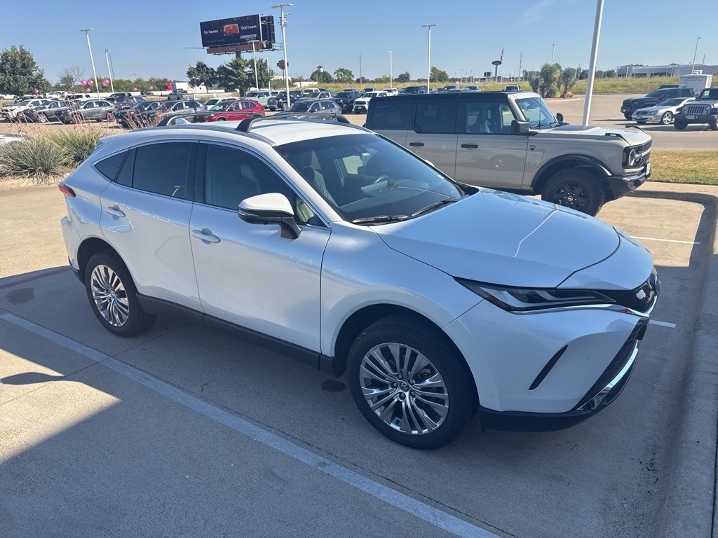 2023 Toyota Venza Limited photo 4