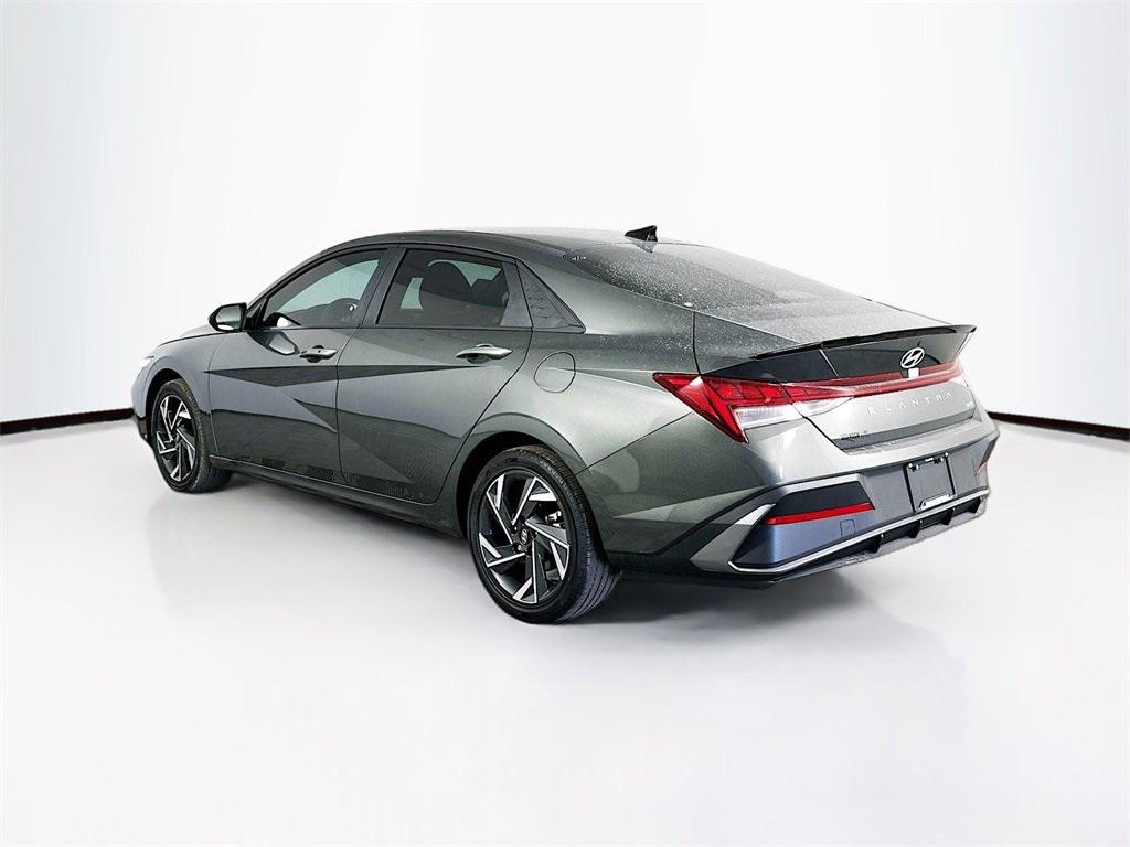 2025 Hyundai Elantra Hybrid SEL Sport photo 4