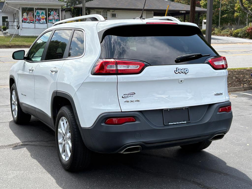 2018 Jeep Cherokee Latitude photo 3
