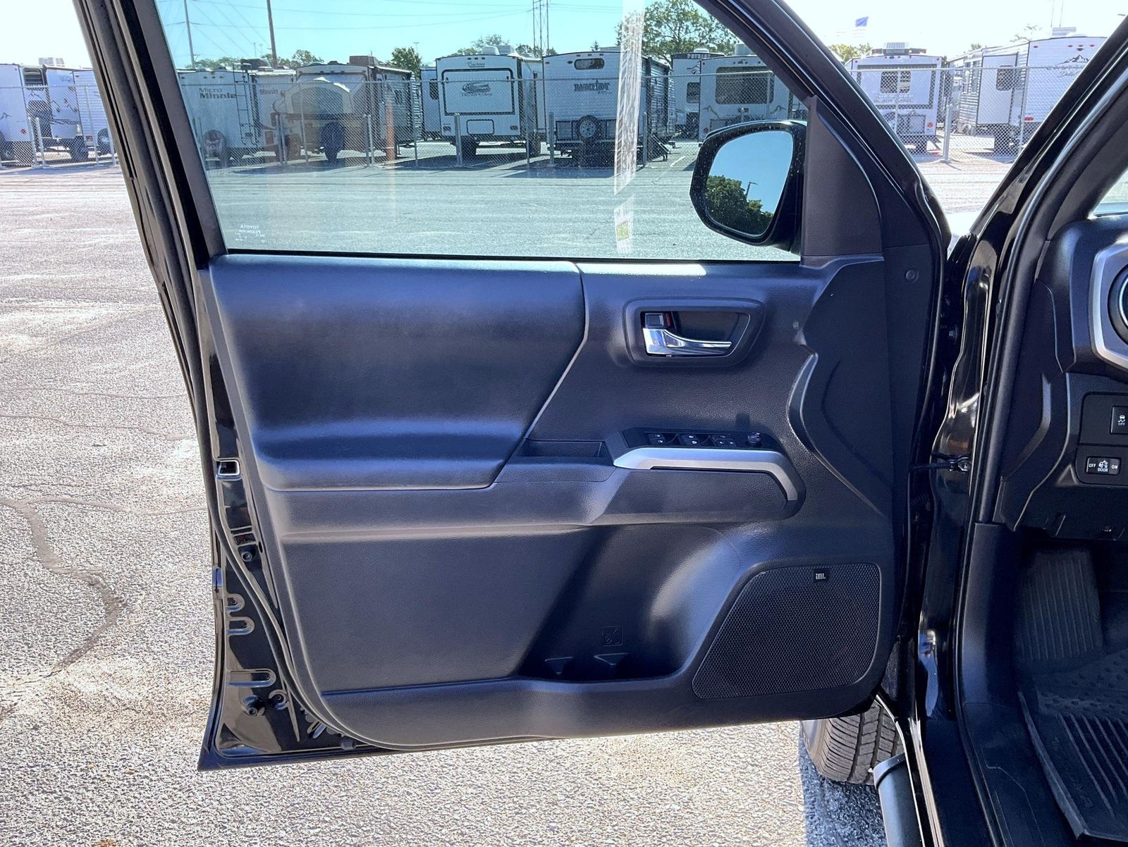 2023 Toyota Tacoma Limited photo 7