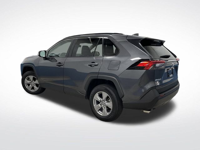 2024 Toyota RAV4 XLE photo 2