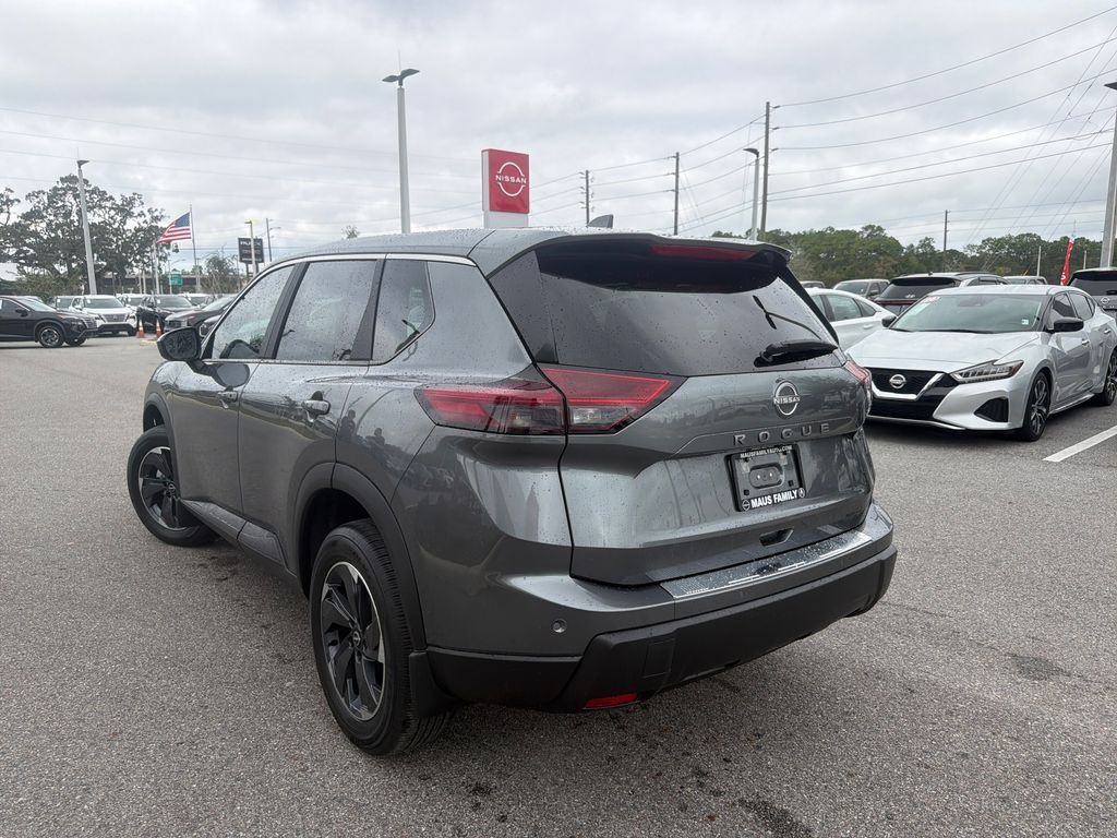 2026 Nissan Rogue SV photo 4