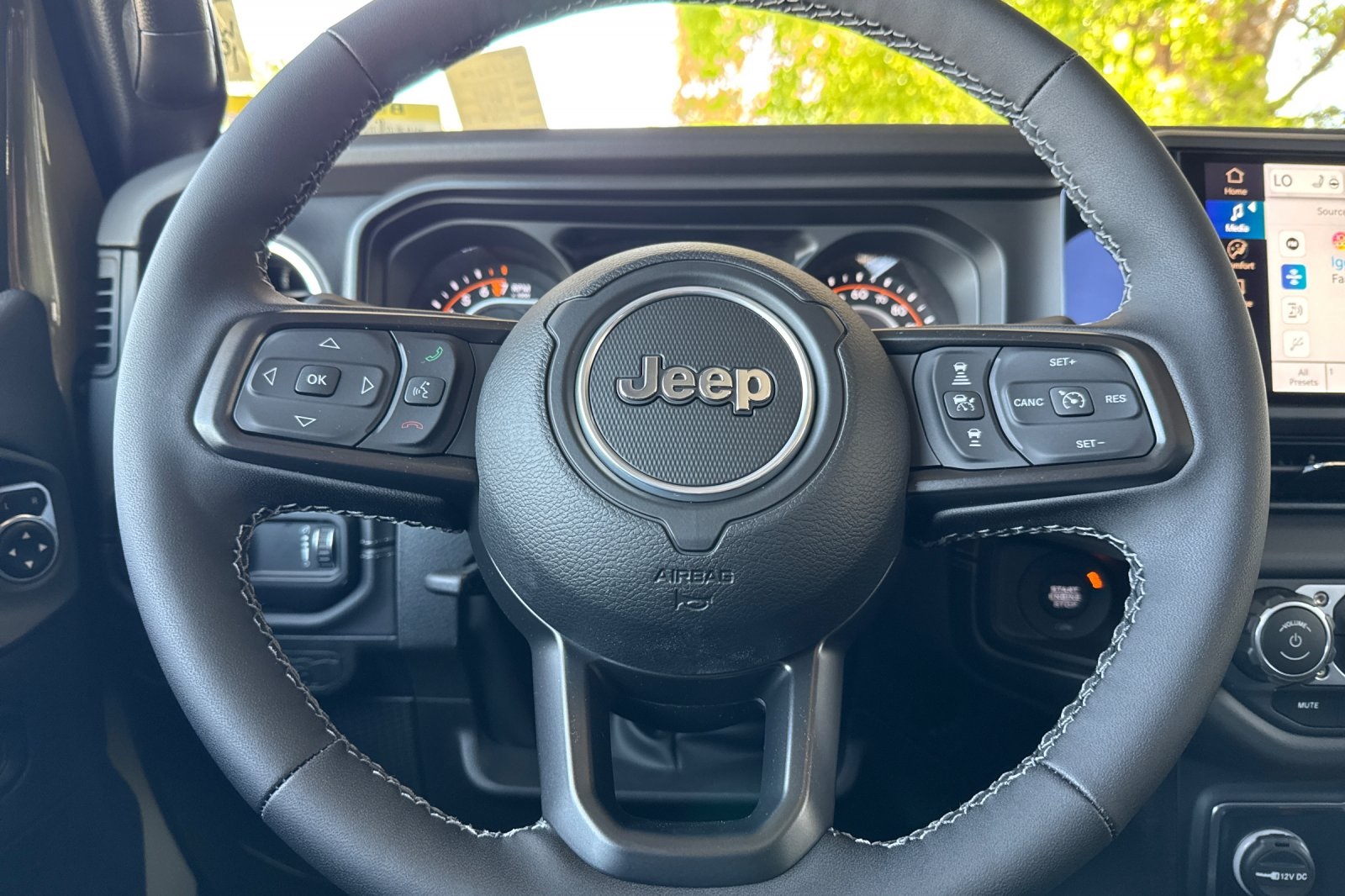 2025 Jeep Gladiator Sport photo 20