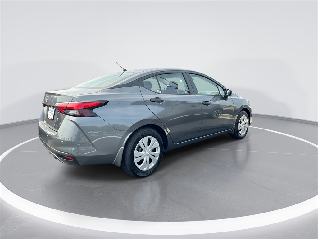 2025 Nissan Versa 1.6 S photo 9