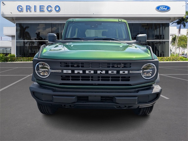 2025 Ford Bronco Base photo 3