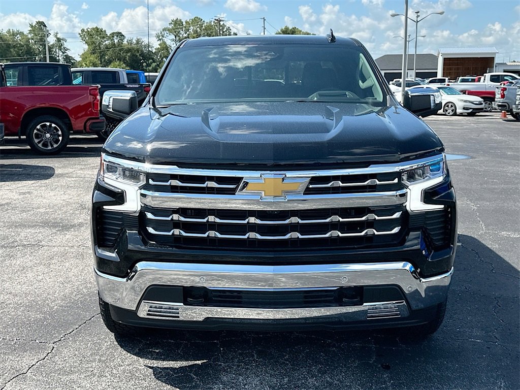 2025 Chevrolet Silverado 1500 LTZ photo 2
