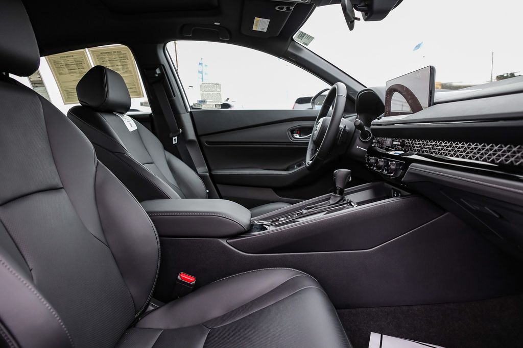 2025 Honda Accord Hybrid Sport-L photo 18