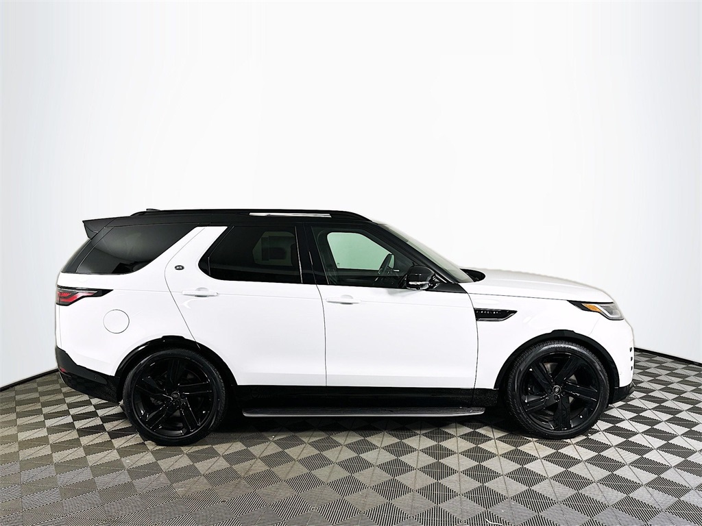 2025 Land Rover Discovery SE photo 3