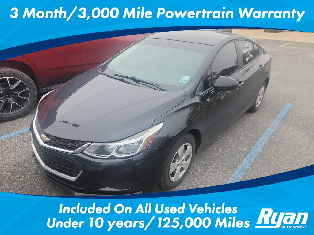 2018 Chevrolet Cruze LS's photo