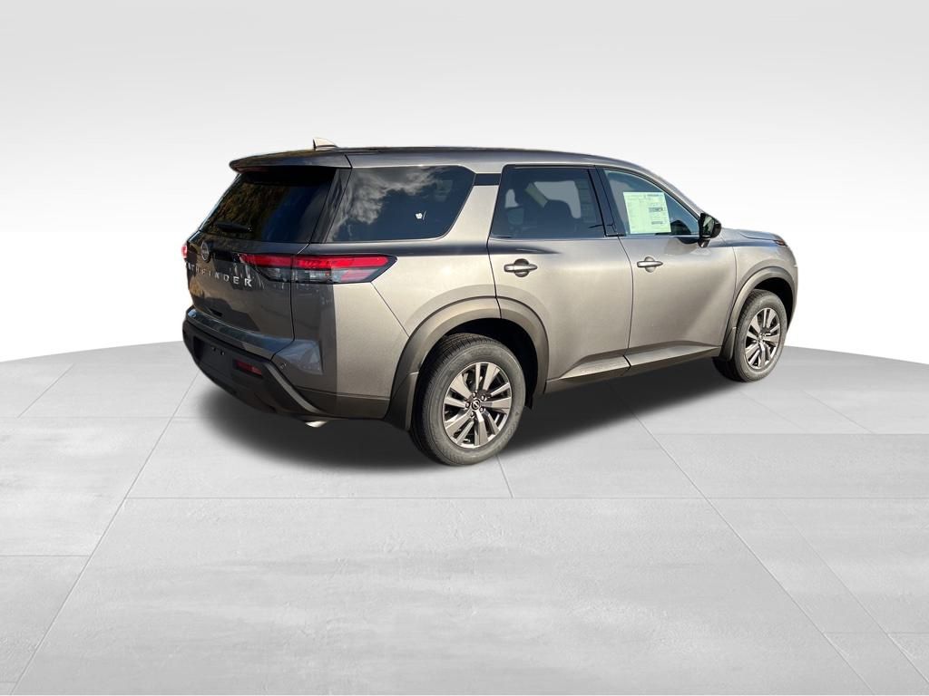 2025 Nissan Pathfinder S photo 4