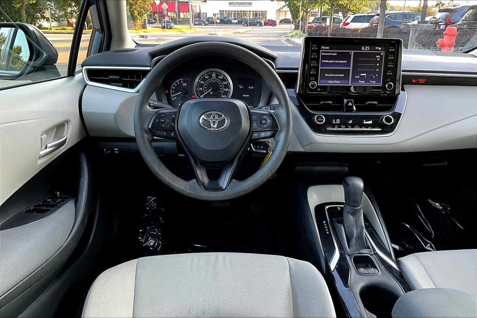 2021 Toyota Corolla LE photo 5