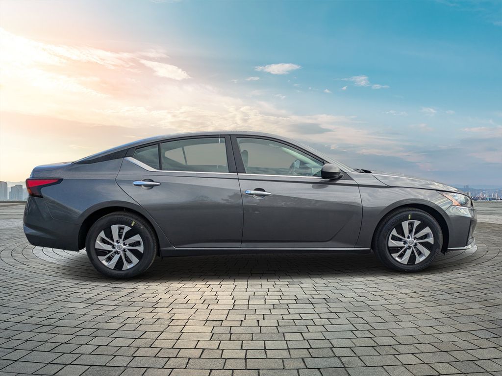 2025 Nissan Altima S photo 2