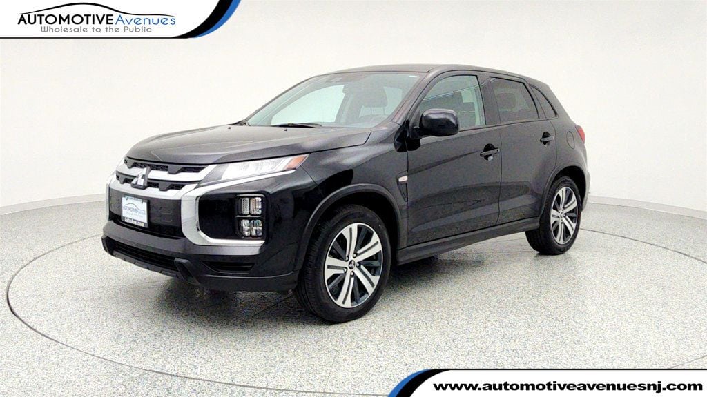 2024 Mitsubishi Outlander Sport ES's photo