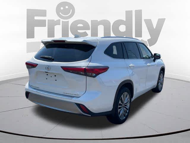 2021 Toyota Highlander Platinum photo 4
