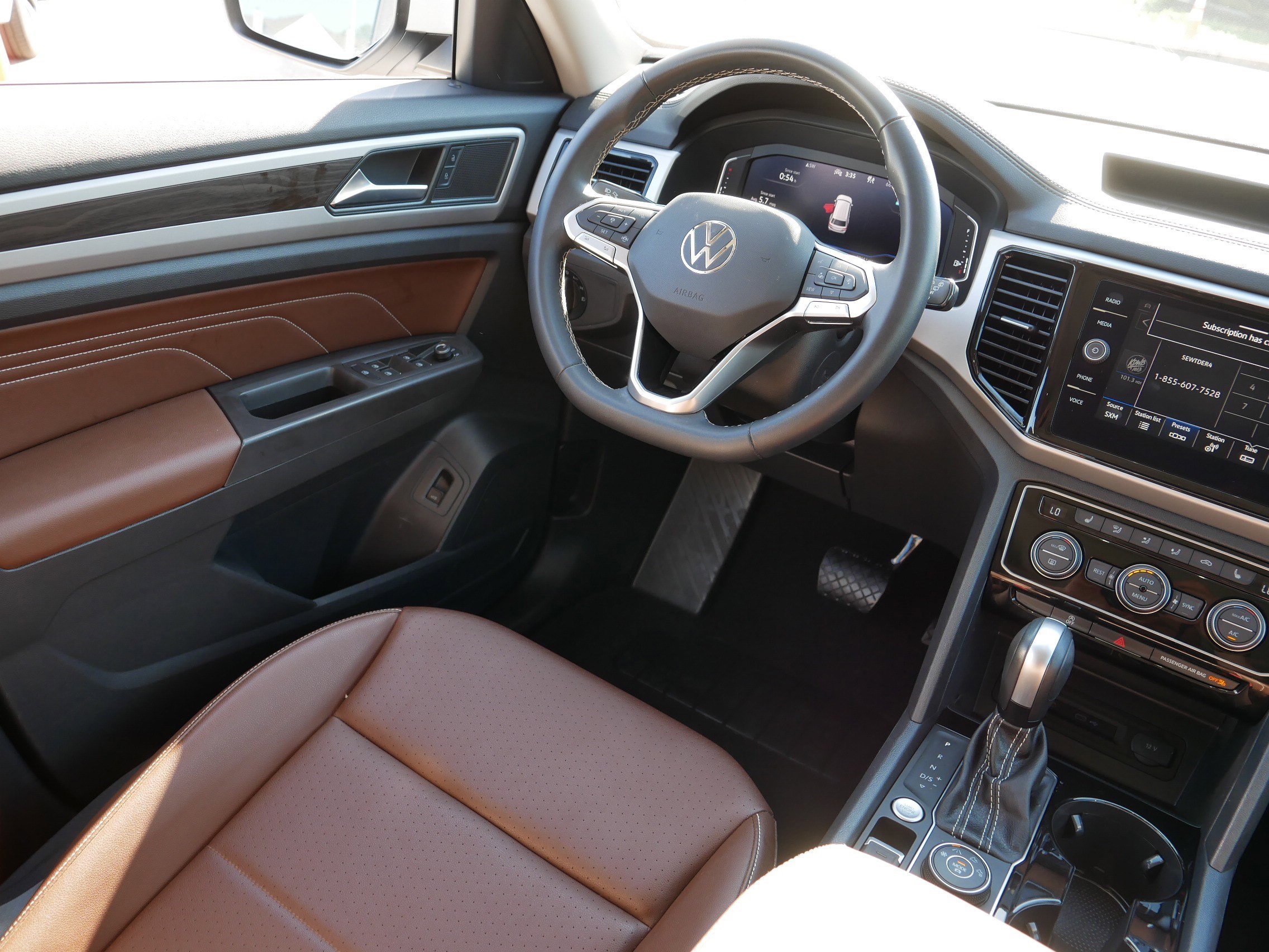 2023 Volkswagen Atlas V6 SE Technology photo 9