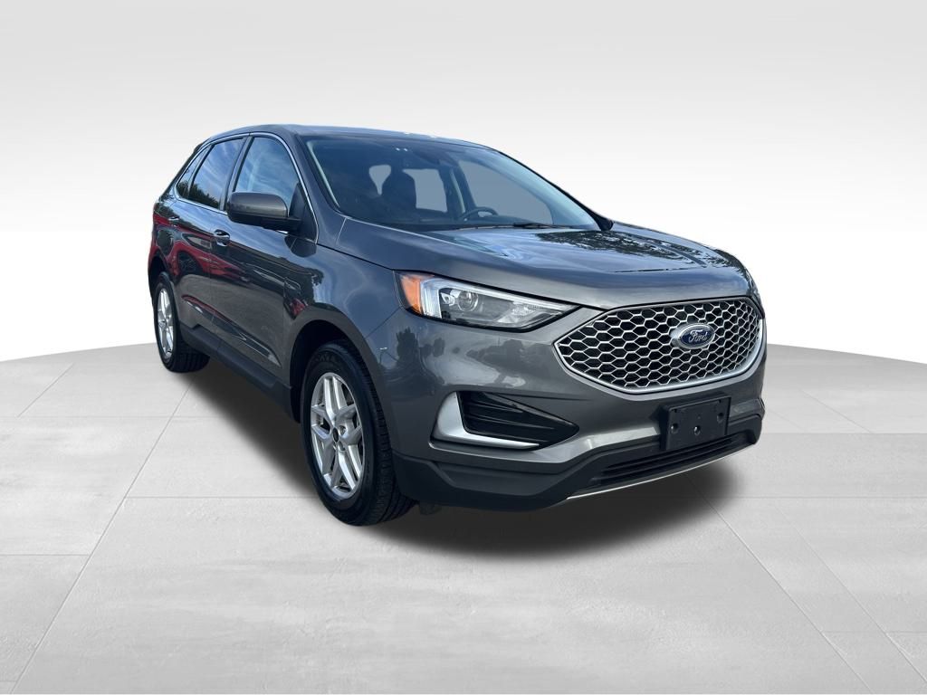 2023 Ford Edge SEL photo 2