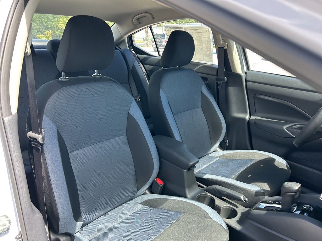 2025 Nissan Versa SV photo 31