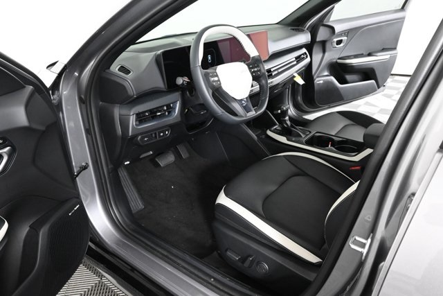 2025 Kia K4 GT-Line photo 14