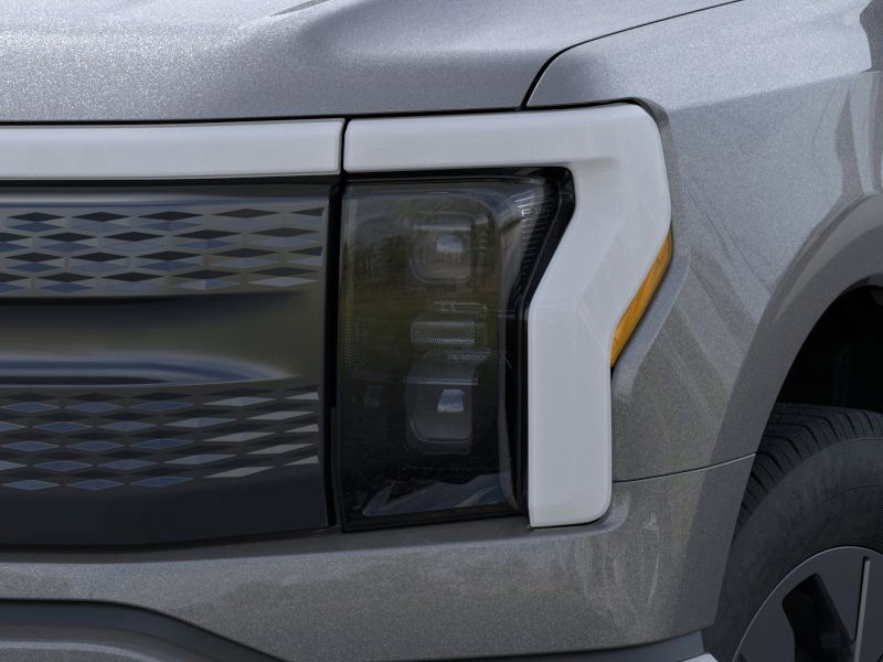 2025 Ford F-150 Lightning photo 18