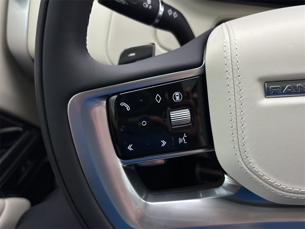 2025 Land Rover Range Rover SE photo 21