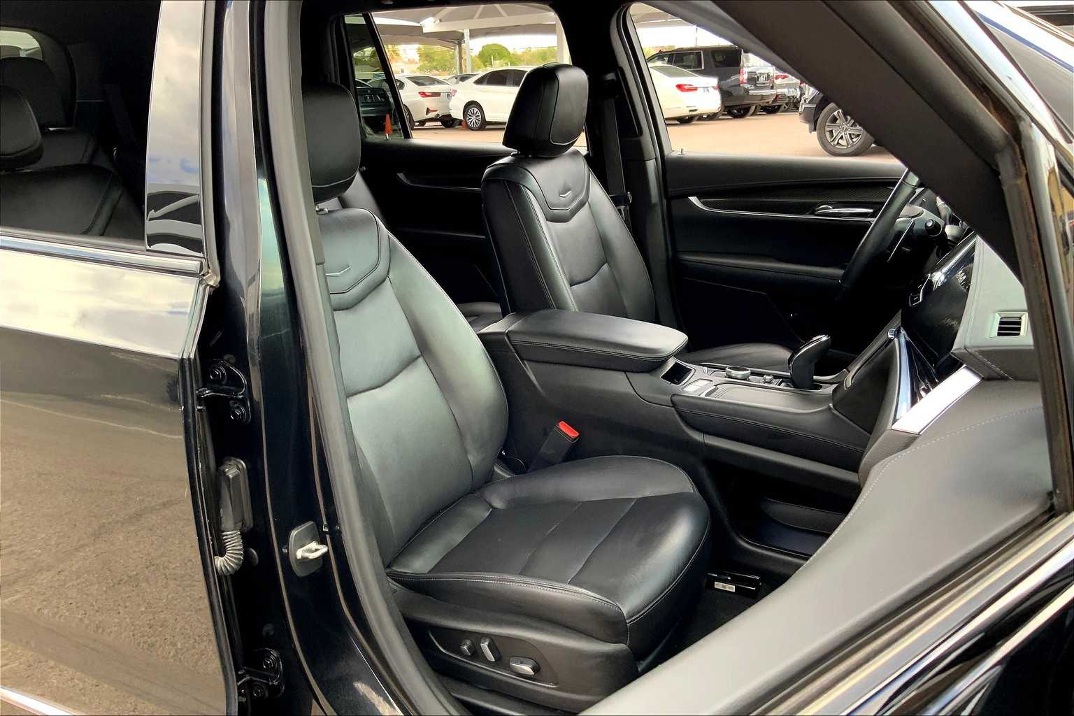 2023 Cadillac XT6 Sport photo 8