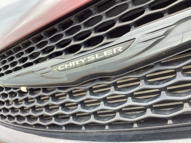 2020 Chrysler Pacifica Touring L photo 3