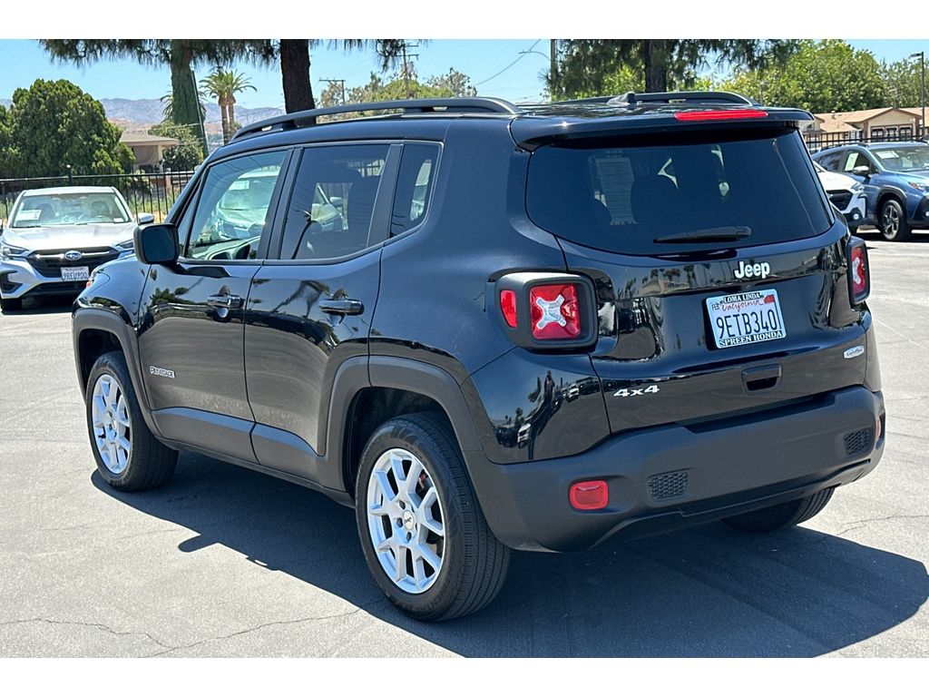 2022 Jeep Renegade Latitude photo 3