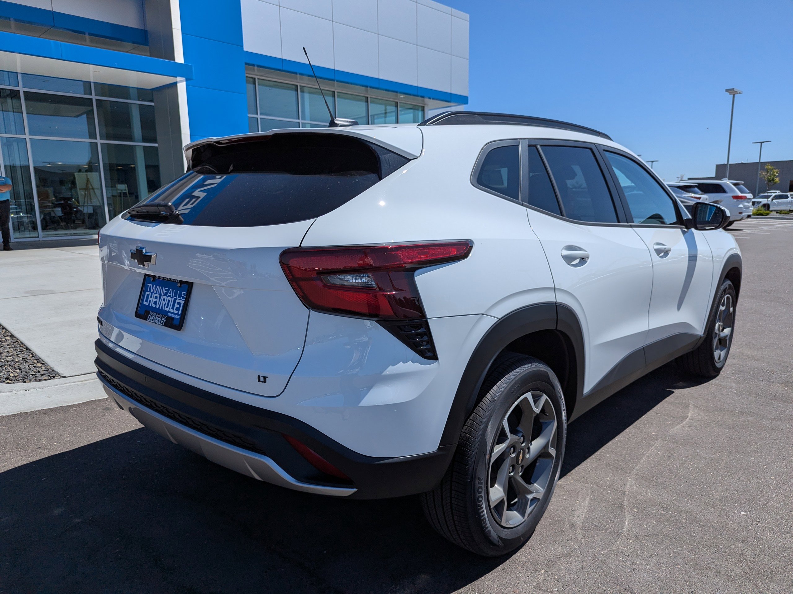 2025 Chevrolet Trax LT photo 32
