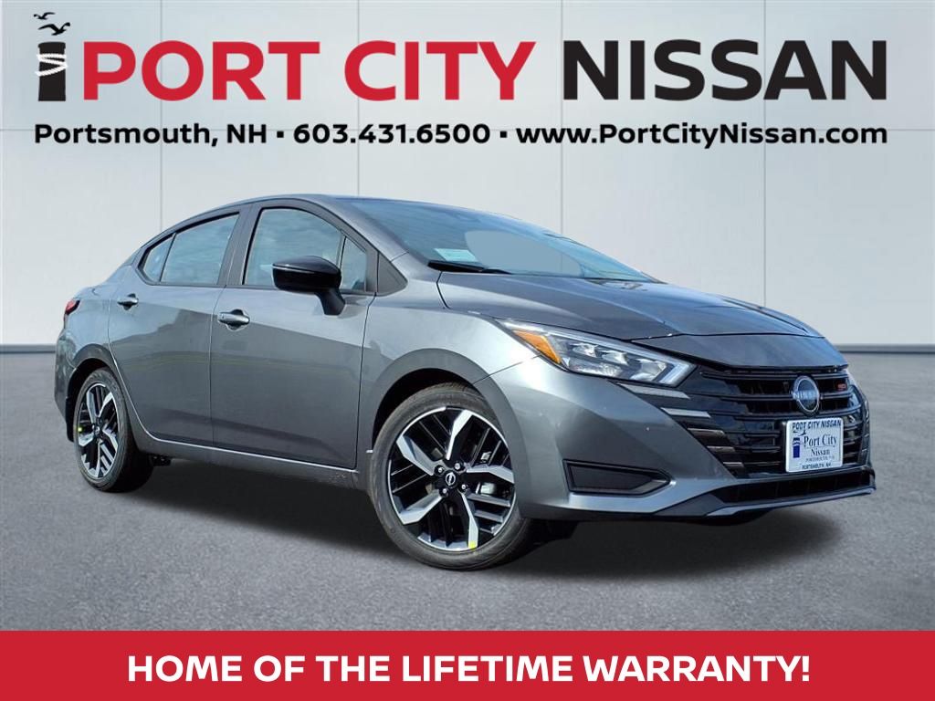 2025 Nissan Versa Sedan SR's photo