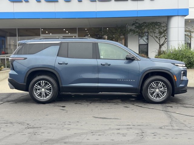 2026 Chevrolet Traverse photo 4