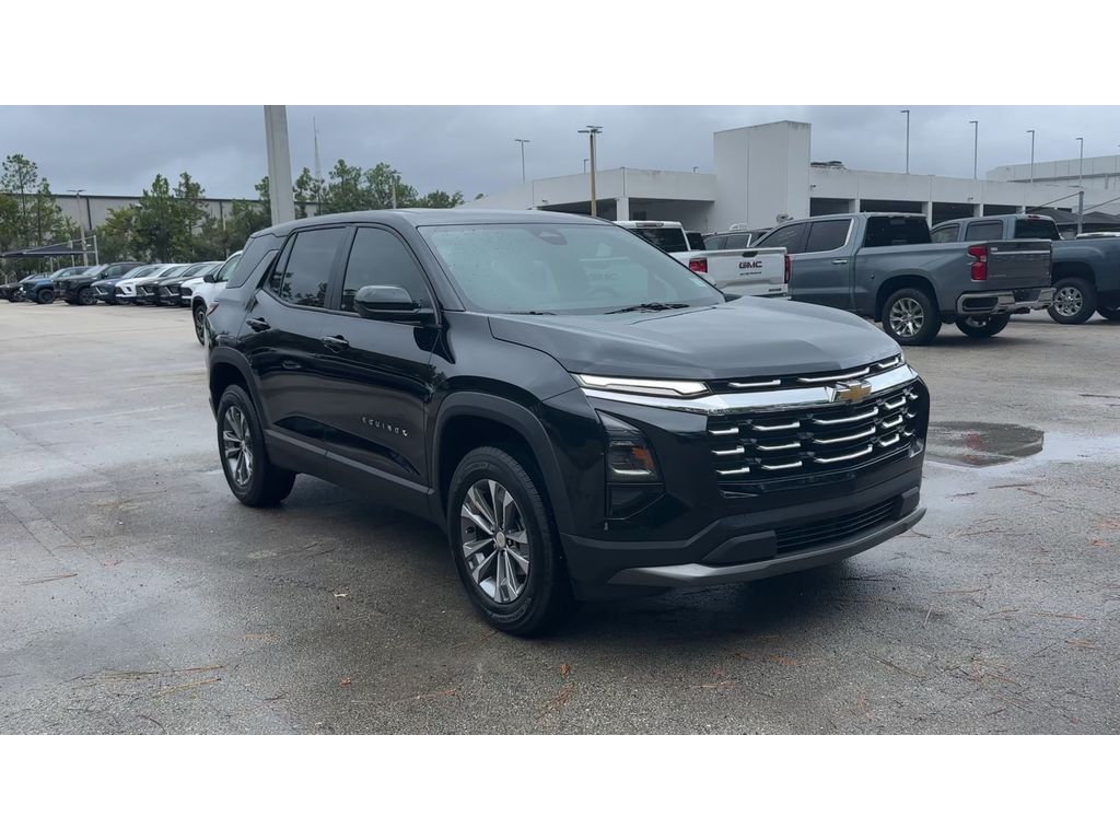 2025 Chevrolet Equinox LT photo 2