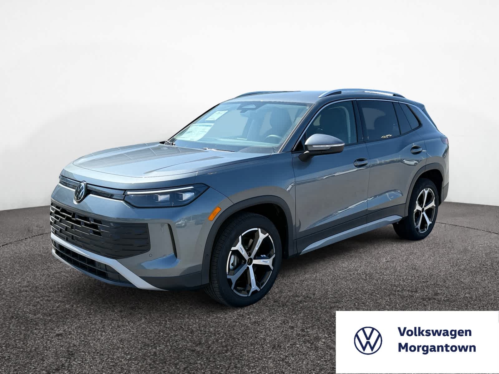 2025 Volkswagen Tiguan SE's photo