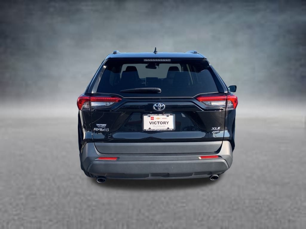 2024 Toyota RAV4 XLE Premium photo 5