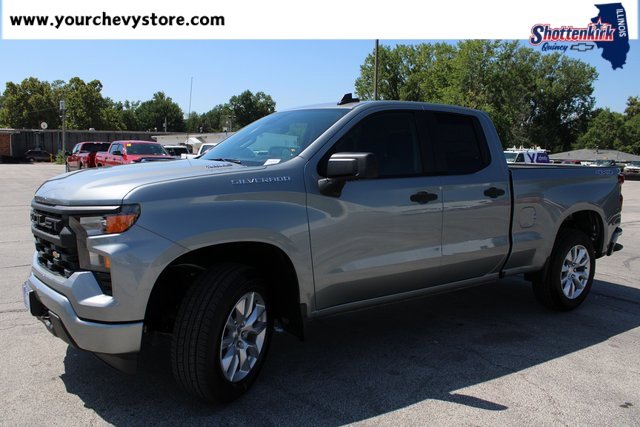2026 Chevrolet Silverado 1500 Custom photo 2