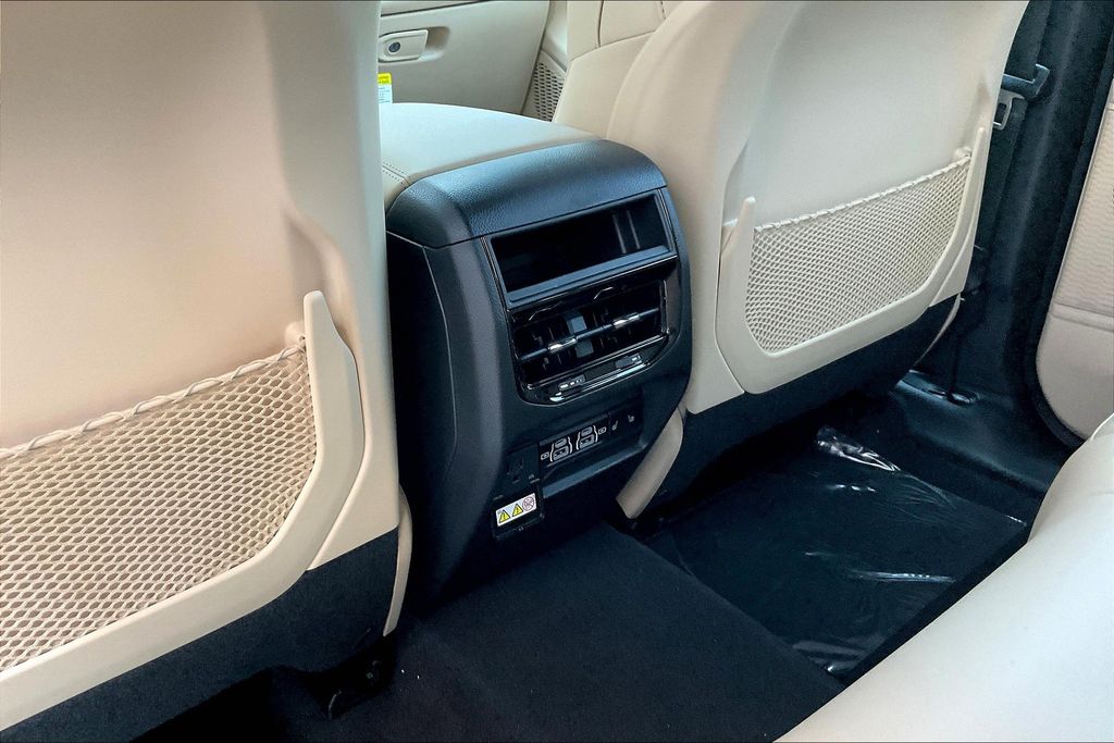 2025 Jeep Grand Cherokee Limited photo 14