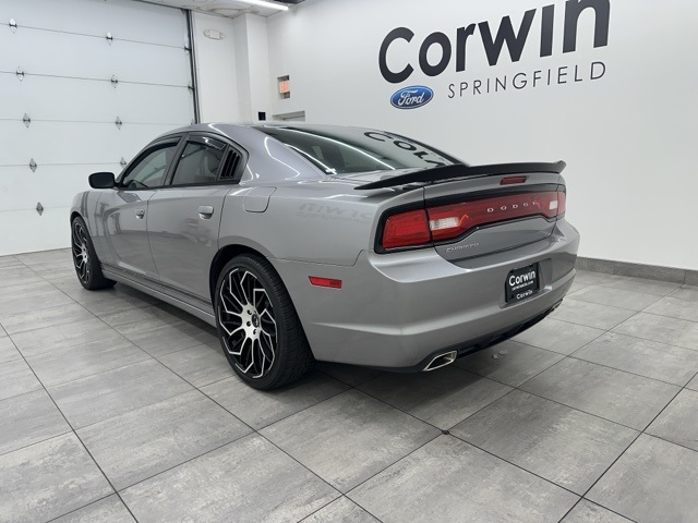 2014 Dodge Charger SE photo 2