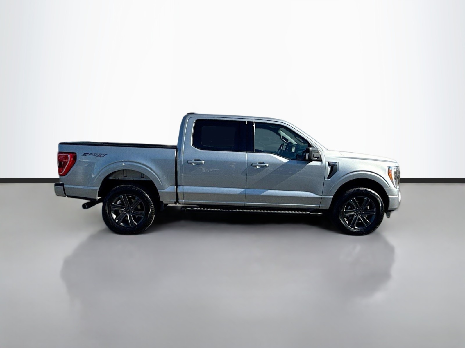 2023 Ford F-150 XLT photo 4
