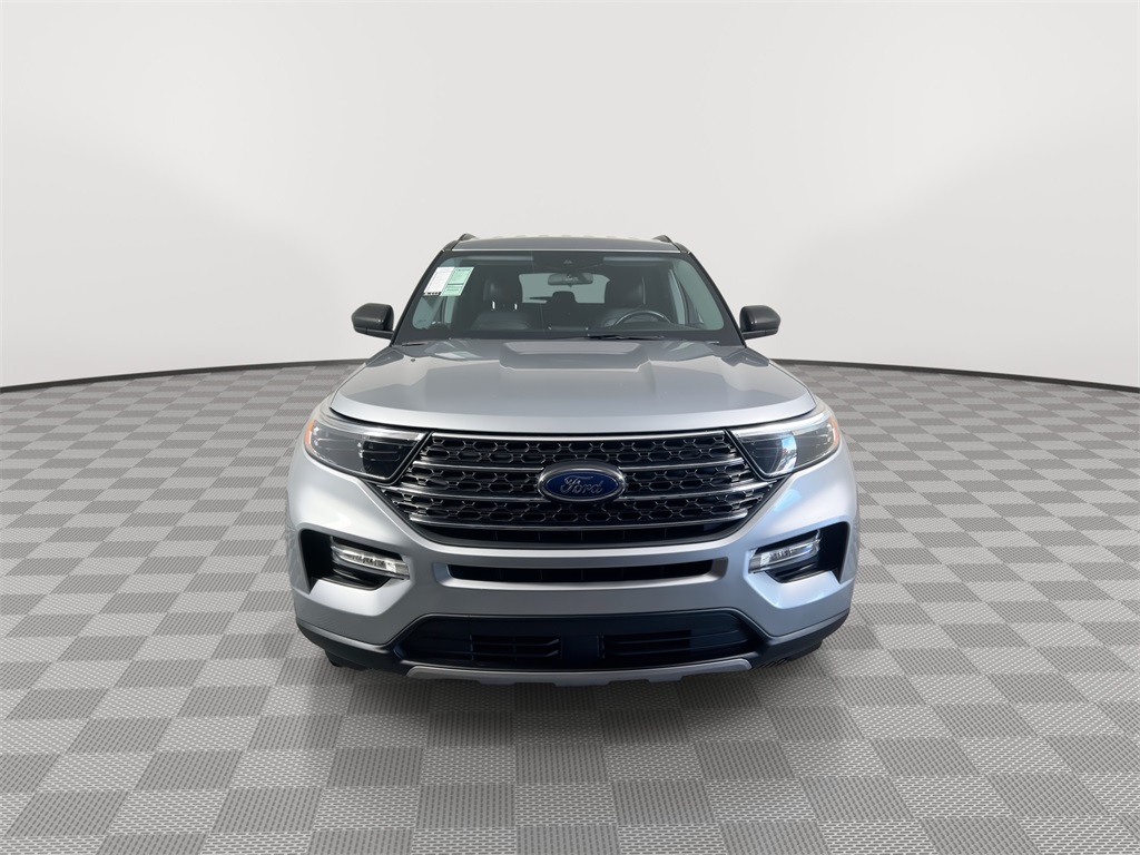 2023 Ford Explorer XLT photo 3